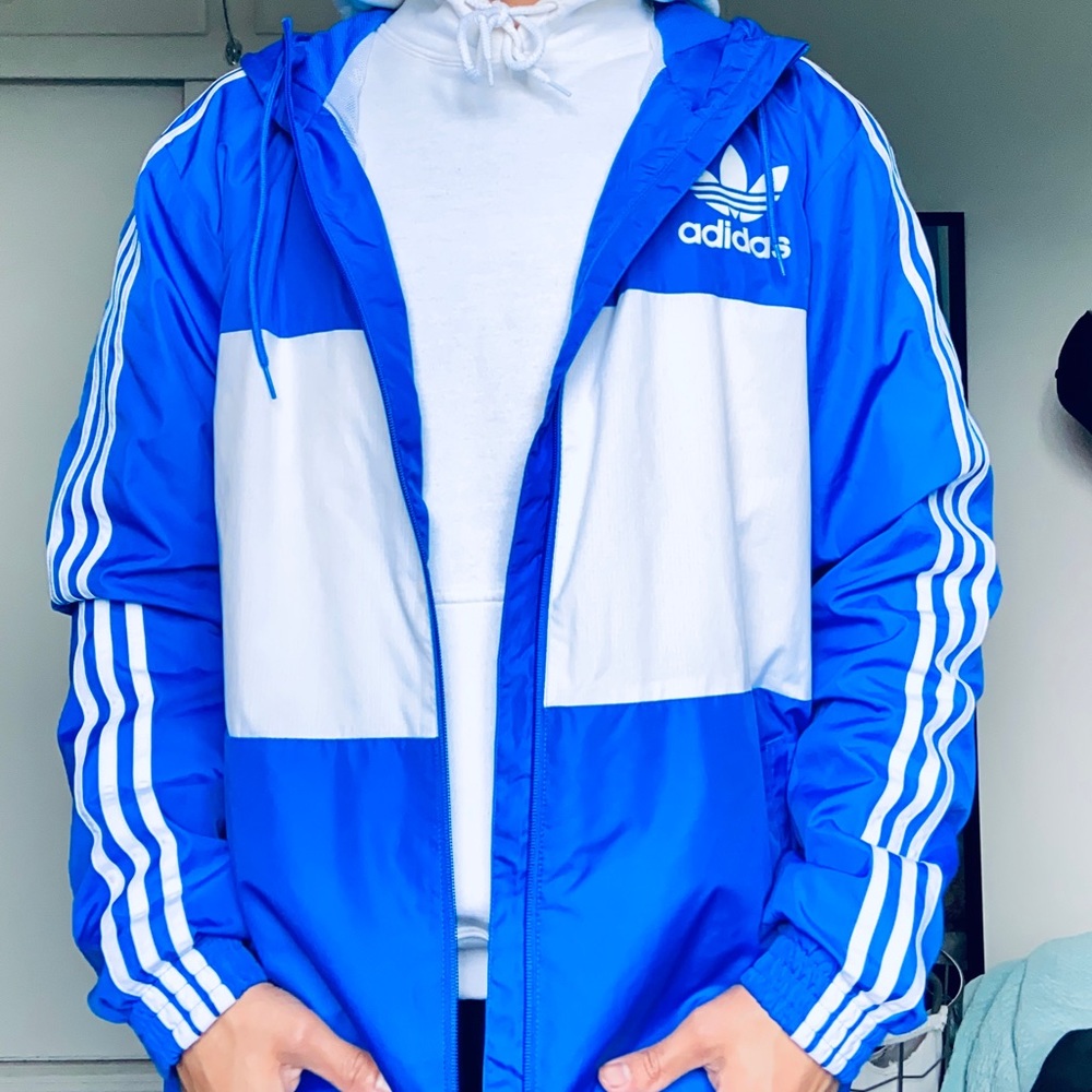 ADIDAS windbreaker size XL🔥